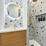Apartment La Cahute Rochelaise - Cosy Dans Le Centre-ville A 5 Min Du Port La Rochelle (Charente-Maritime)