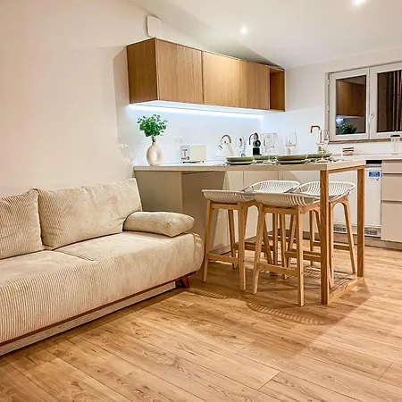 La Cahute Rochelaise - Cosy Dans Le Centre-ville A 5 Min Du Port La Rochelle (Charente-Maritime)